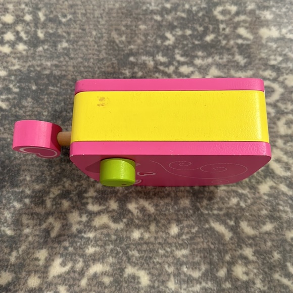 CLASSIC WORLD WOID TOASTER FOR A CHILDS KITCHEN - Picture 5 of 9